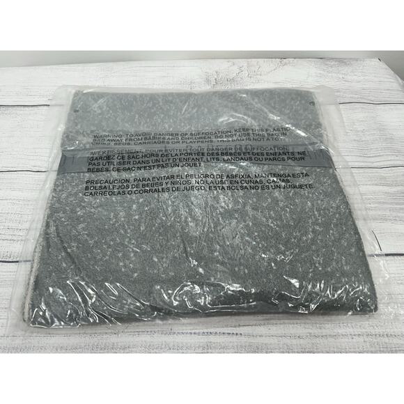 Barefoot Dreams CozyChic Lite Confetti Scarf Smokey Green Gray One Size NWT - Picture 4 of 4